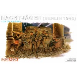 1/35 Nachtjager (Berlin 1945) include 4 figure - DRA6089D
