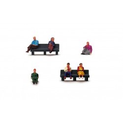 Sitting People - HORR7119