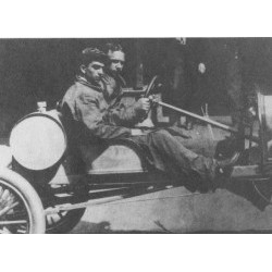 1:24 American Sport Car Drivers (1910s) (1 male, 1 female figures) (100% new molds) - ICM24014