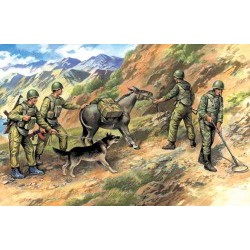 1/35 Soviet Sappers (1979-1988) (4 figures - 3 soldiers, 1 sapper, donkey figure, dog figure) - ICM35031