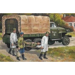 1/35 Studebaker US6 with Soviet Medical Personnel - ICM35513