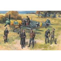 1/48 Bf 109F-2 with German Pilots and Ground Personnel - ICM48803