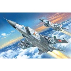 1/72 Mikoyan-25 PD, Soviet Heavy Interceptor Fighter - ICM72171
