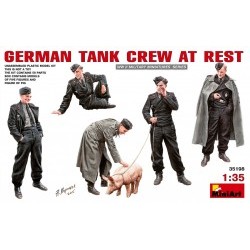 1/35 German Tank Crew at Rest - MNA35198