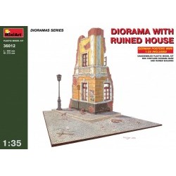 1/35 Diorama w/Ruined House - MNA36012