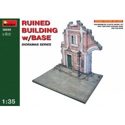 1/35 Ruined Building w/Base - MNA36049