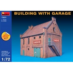 1/72 Building with Garage  - MNA72031