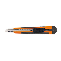 CUTTER PROFESSIONALE lama 9 mm - con guida in metallo ed impugnatura in gomma - con 3 lame incluse - PGM566.14
