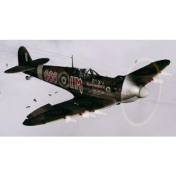 1/48 Gift-Set Spitfire Mk.V "Iron Maiden" - REV05688